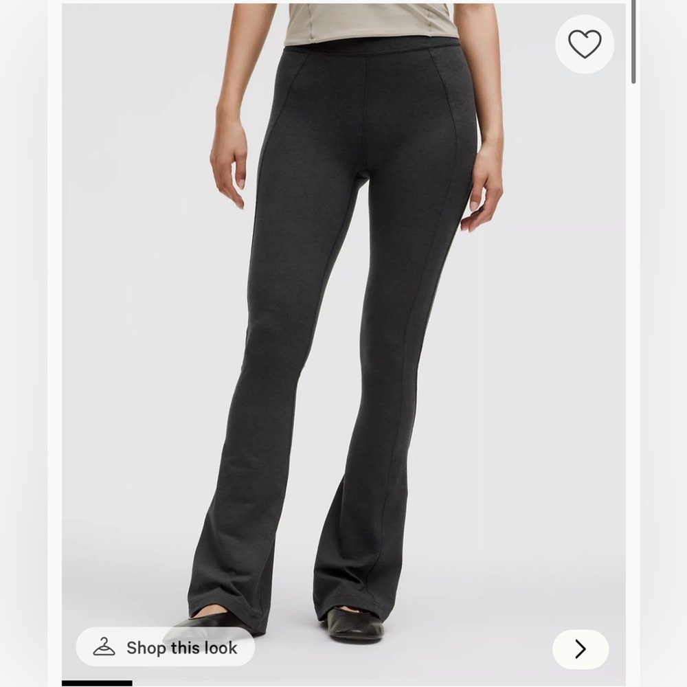 Softy Suedey Split-Hem High-Rise Mini-Flare Pant
Regular